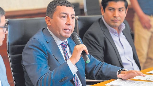 César Acuña sanciona a procurador del Gobierno Regional de La Libertad 
