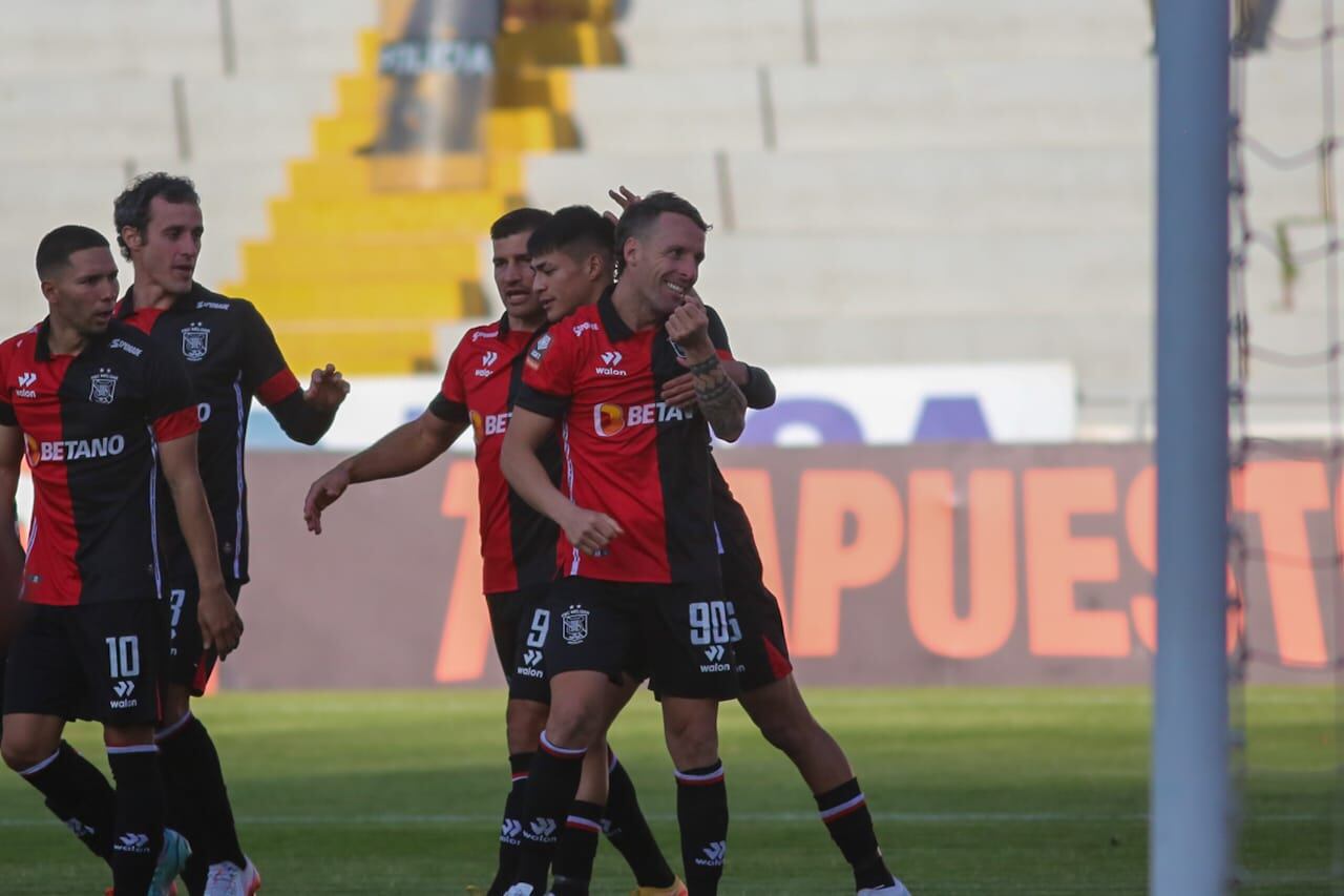 Lavandeira (52') se encargó de anotar el segundo gol con un disparo colocado. (Foto: Leonardo Cuito)