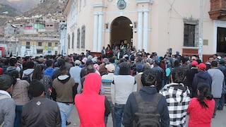 Tarma: pobladores protestan frente a municipalidad exigiendo transferencia de fondos 