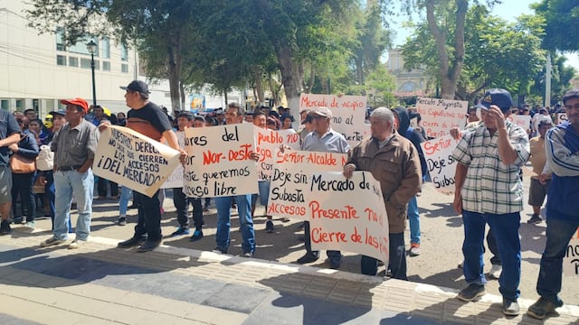 Piura: Con plantón piden a alcalde abrir accesos en Las Capullanas
