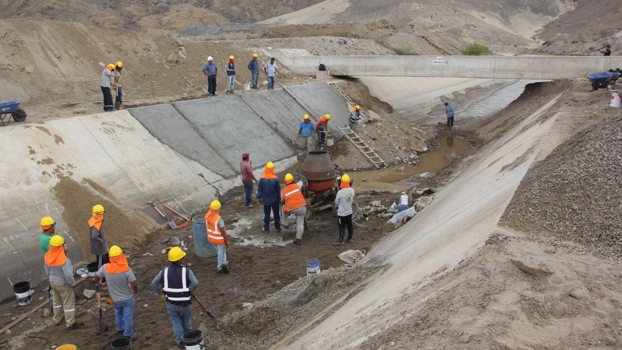 Francisco Quevedo Viteri, representante del sindicato de trabajadores del Proyecto Especial Chavimohi, dijo que el gerente general, Jhon Cabrera tiene una gran responsabilidad.