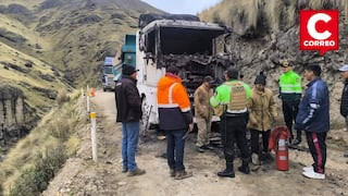Camión que transportaba mineral se incendia en la vía Huancavelica–Castrovirreyna