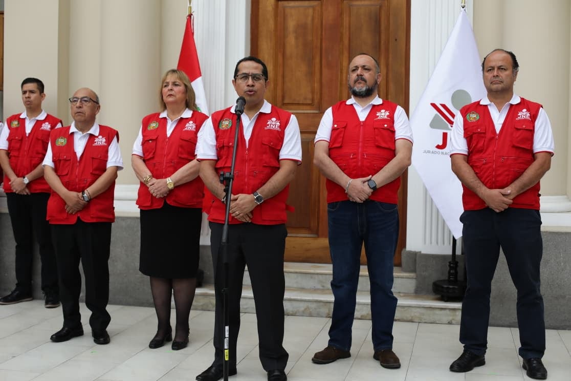 El JNE tiene hasta febrero del próximo año para publicar la lista de candidaturas admitidas. (Foto: Violeta Ayasta / El Comercio)
