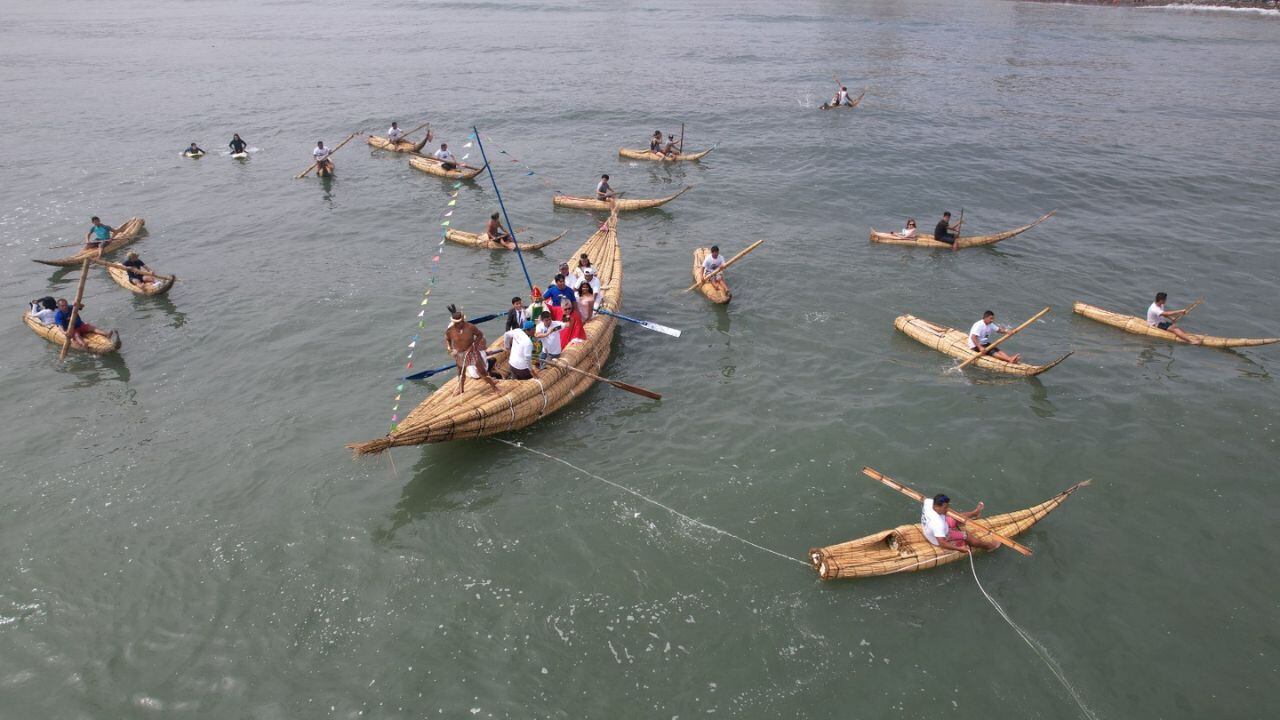 Municipalidad de Huanchaco realizó diversas actividades, entre ellas, los asistentes quedaron impactados con festival aéreo y el patacho.