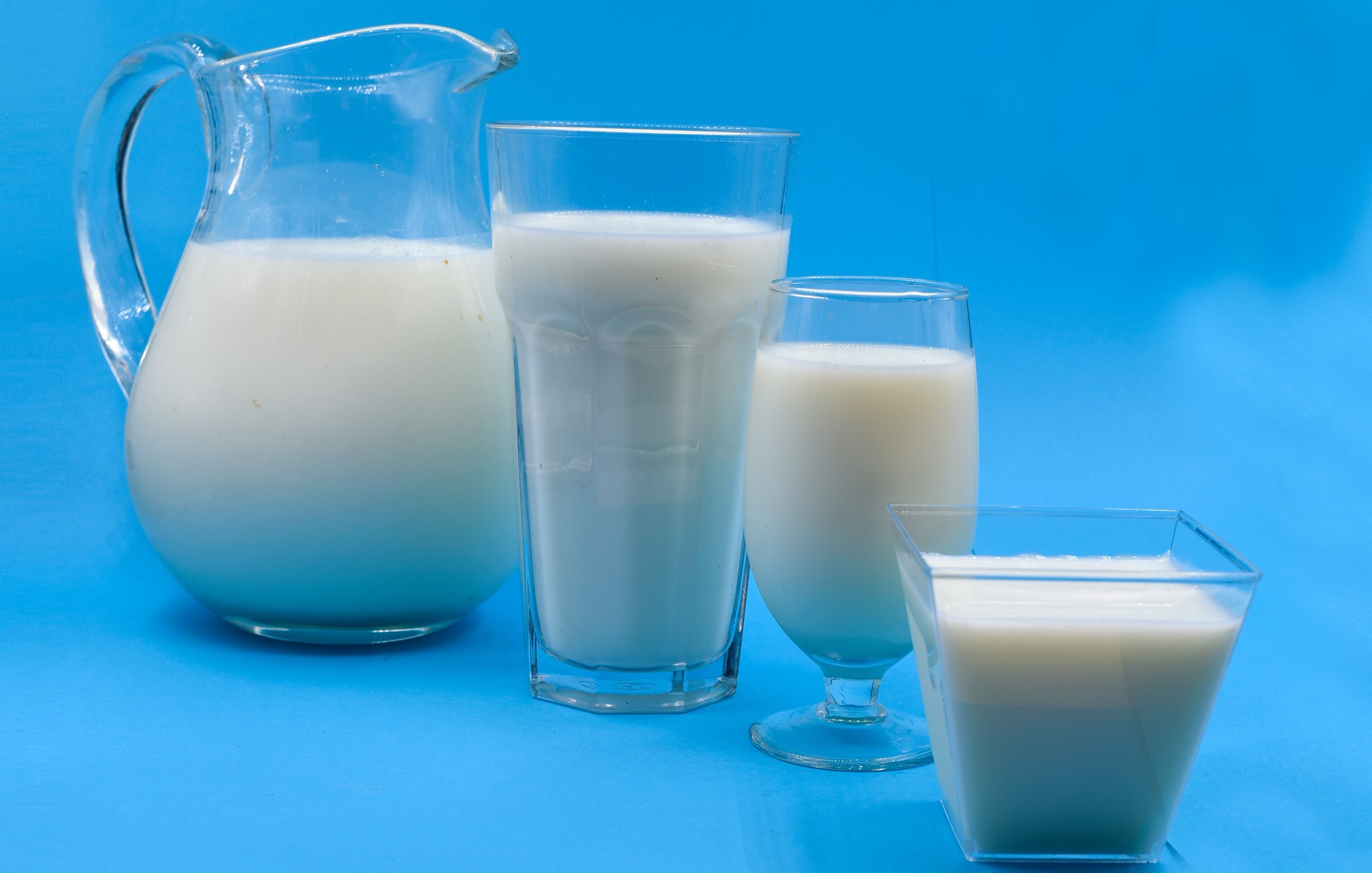 “La leche de vaca es un alimento altamente nutritivo, motivo por el cual la mayoría de nutricionistas lo recomendamos", explica la experta en nutrición. (Foto: Pexel)