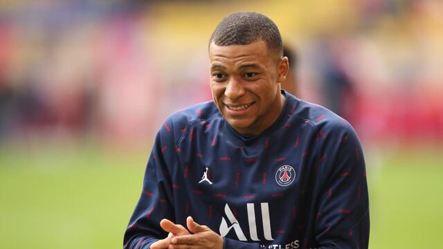 Kylian Mbappé recibió la ovación de los hincha de PSG tras renovar con el club