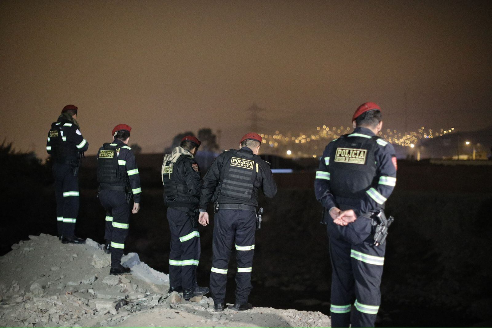 Recicladores hallan cadáver de un hombre en orilla del río Chillón. (Fotos: Joel Alonzo @photo.gec)