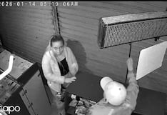 Pareja roba en centro comercial situado en pleno centro de Trujillo