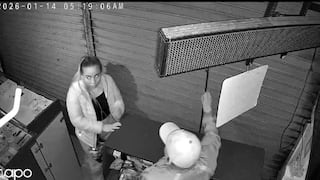 Pareja roba en centro comercial situado en pleno centro de Trujillo