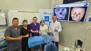 Médicos de EsSalud reconstruyen mandíbula de paciente tras extraerle hueso de la pierna