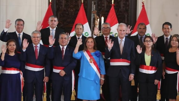 Adrianzén, Dina Boluarte y ministros de Estado. (Foto: captura de pantalla / PCM)