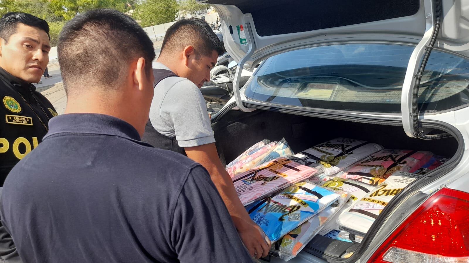 Decomisan mercadería de contrabando