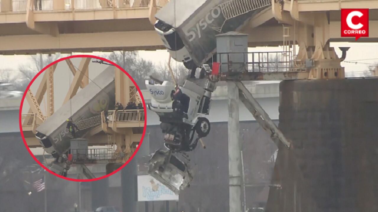 El video del rescate de película circula por las redes sociales.