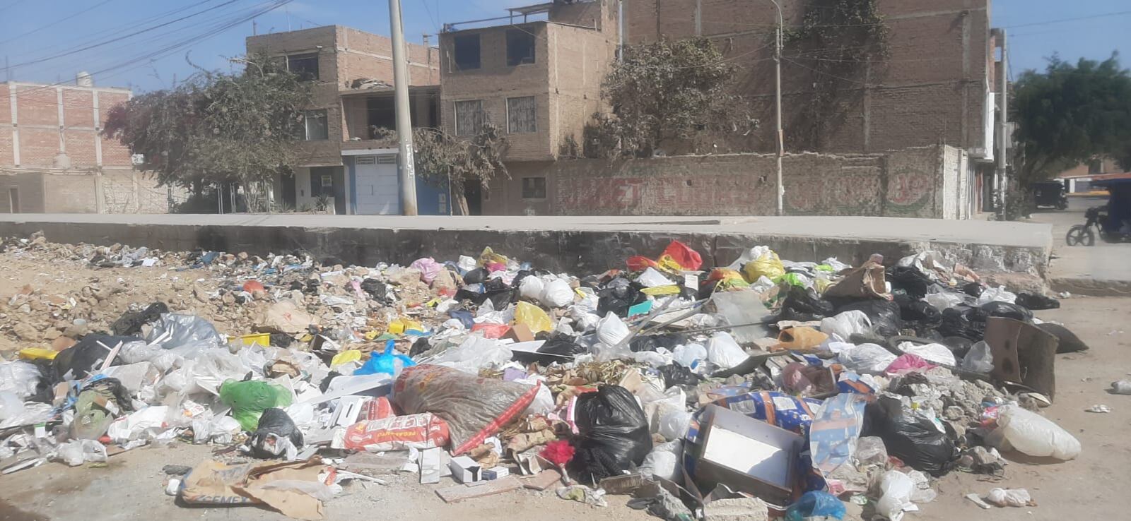Basura se acumula en calle 9 de septiembre en Chiclayo. Foto: Diario Correo