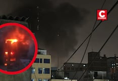 Incendio en jirón Santa Rosa moviliza 15 unidades de bomberos cerca de la Maternidad de Lima (VIDEO)