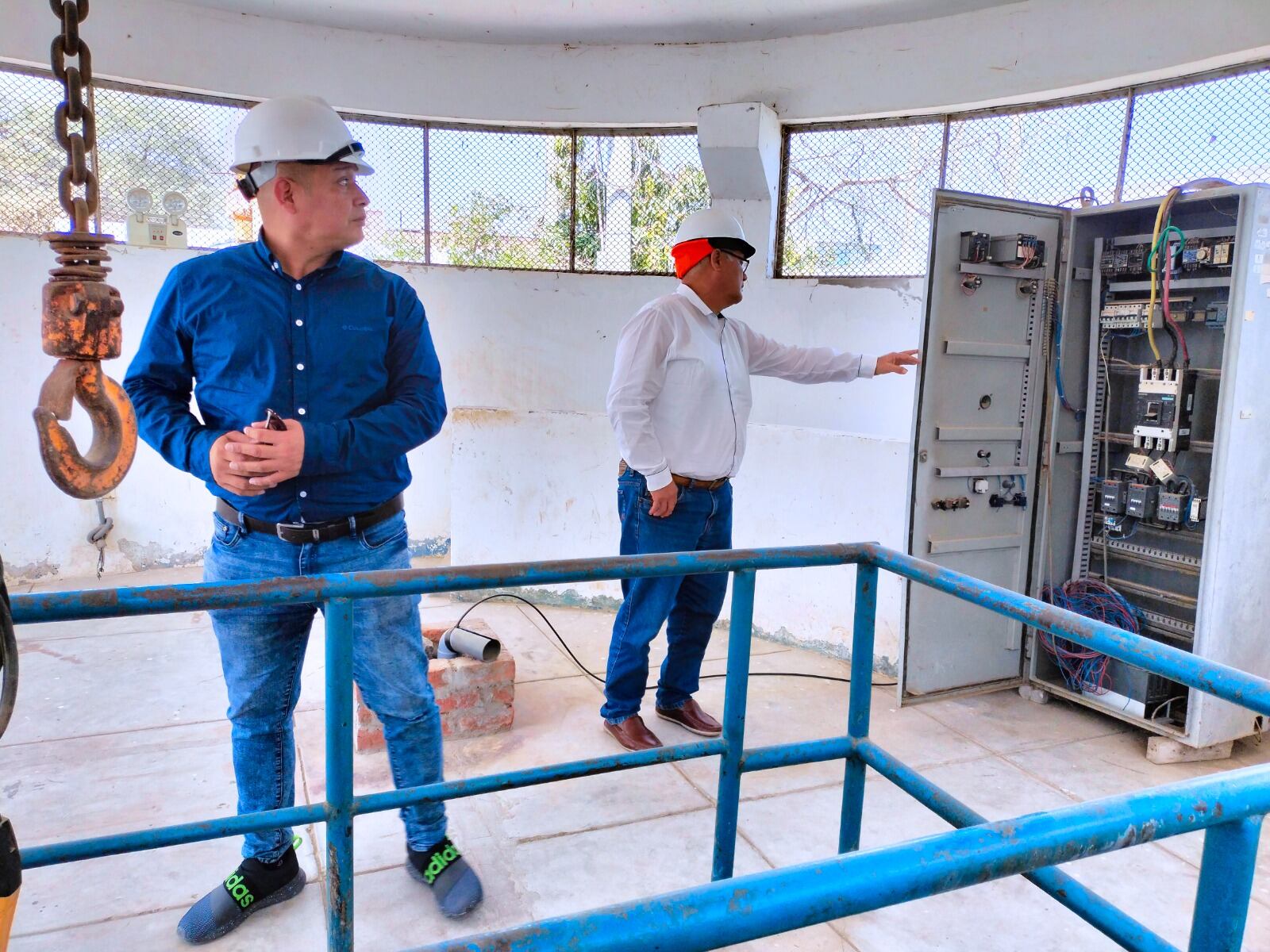 Supervisan instalación de electrobombas en las EBAR de Piura, Castilla y Veintiséis de Octubre
