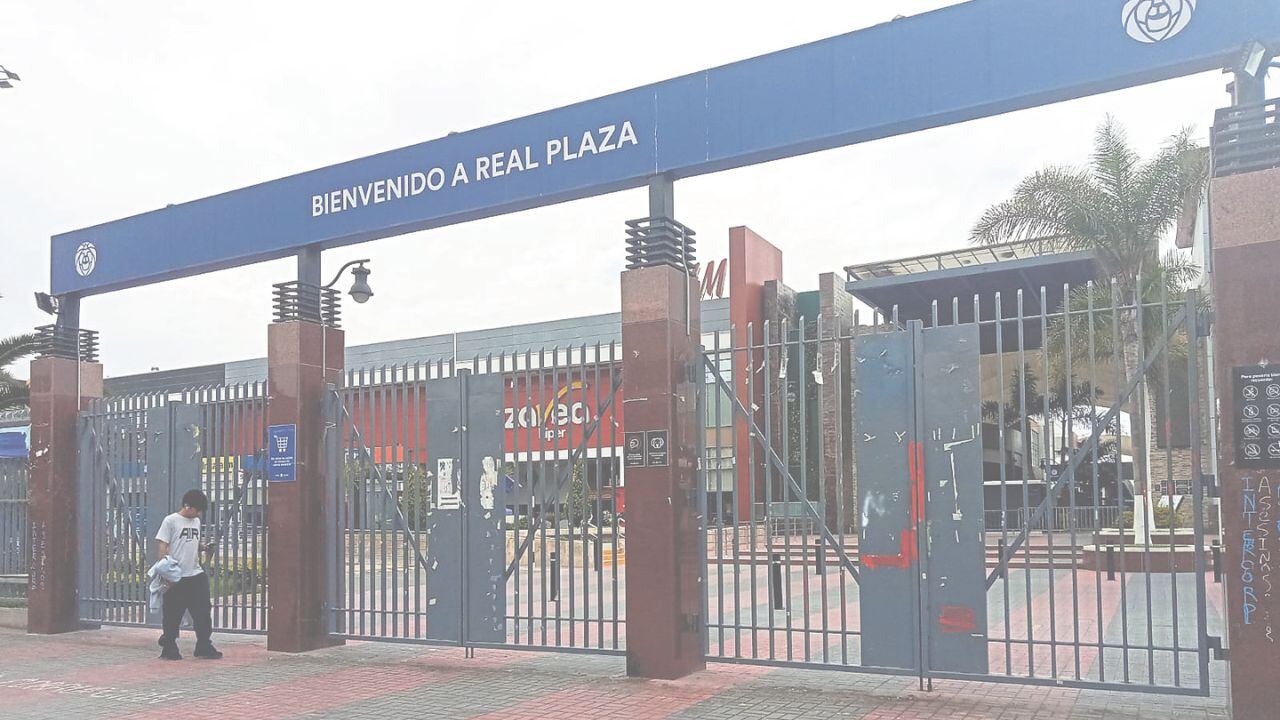 Mario Reyna dijo que “hay un tema pendiente de investigación que debe resolverse antes”. Negó coordinaciones con representantes de centro comercial.