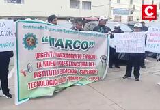 Docentes del IESTP Marco exigen al gobernador regional de Junín nueva infraestructura