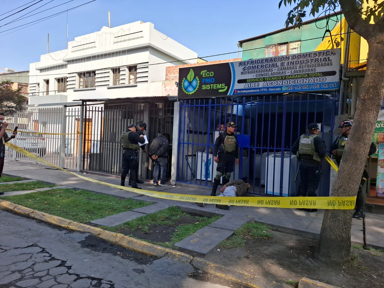 Banda delincuencial capturada tras persecución policial. Foto: GEC.