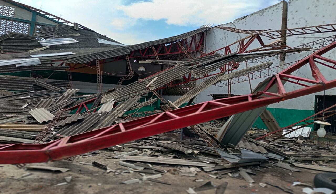 Edificación destruida tras un sismo, en Esmeraldas (Ecuador). Foto: EFE/ Jorge Demera