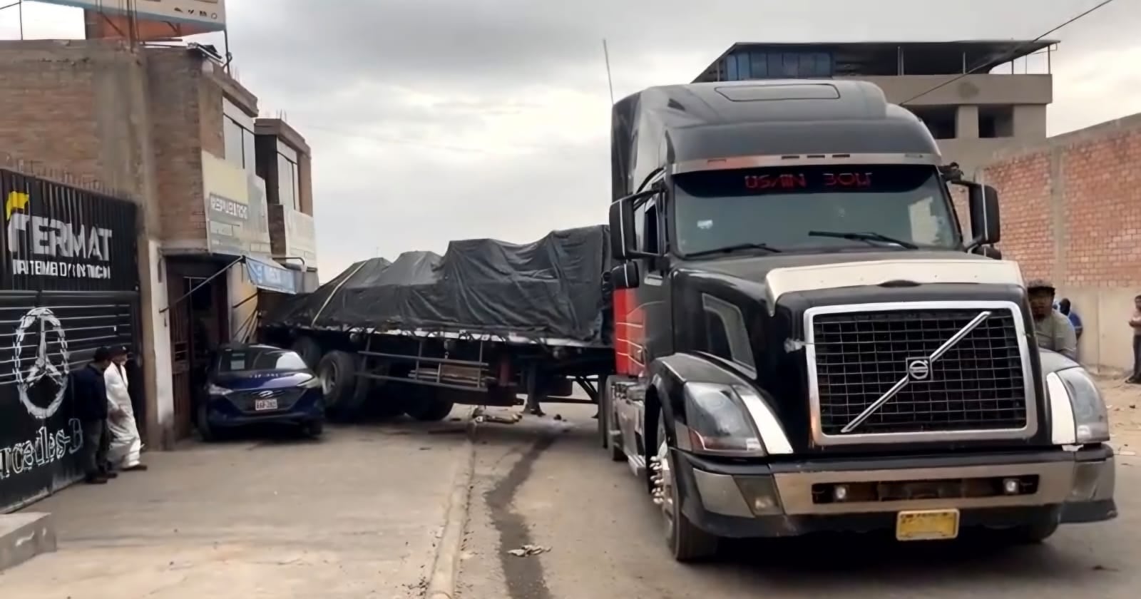 Tráiler provoca accidente múltiple y deja tres heridos en Arequipa (Foto: GEC)
