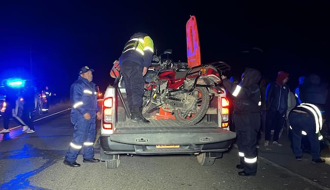 Puno: Motociclista dejó de existir tras chocar contra una combi estacionada