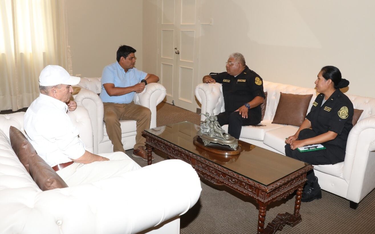 Titulares de ambas instituciones unen esfuerzos para seguir combatiendo al crimen organizado y delincuencia común.