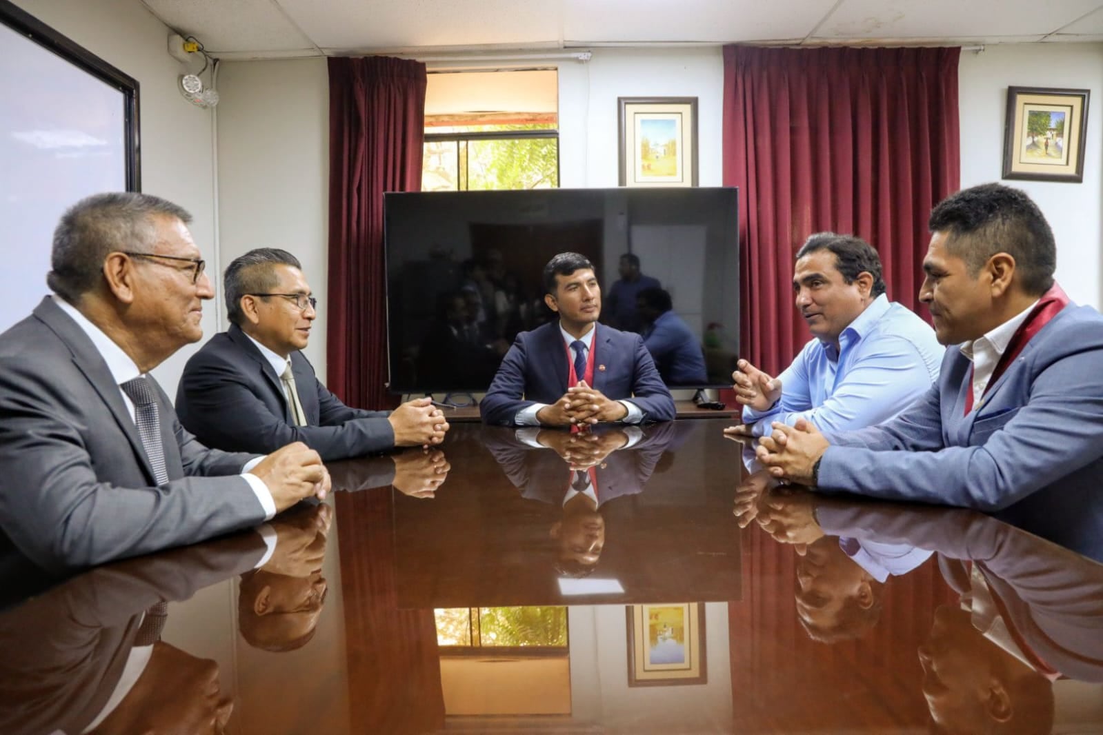 GORE y Energía y Minas suscriben convenio.