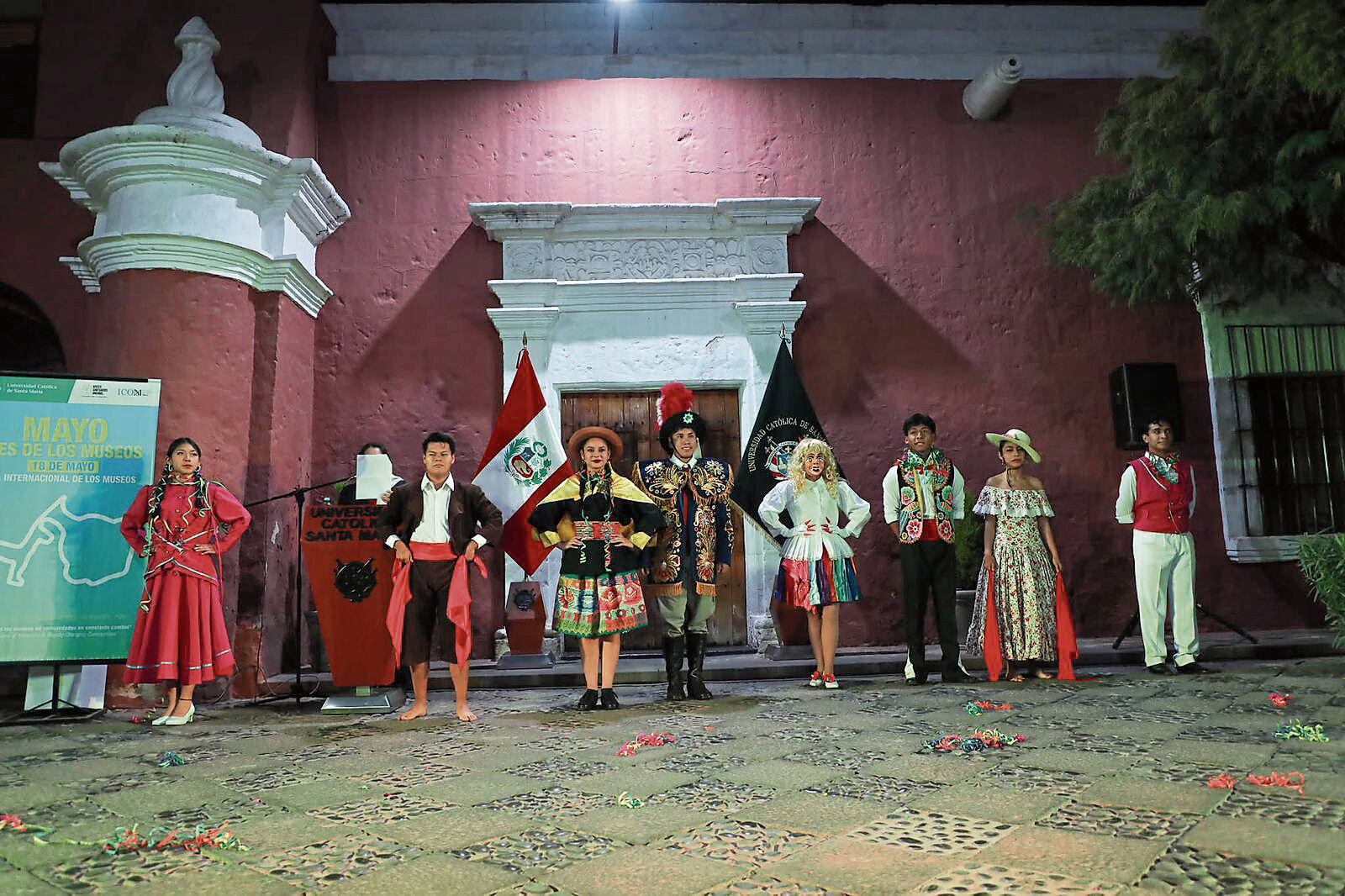Danzarines de Arequipa demostraron su destreza y la belleza de los trajes. Foto: GEC.