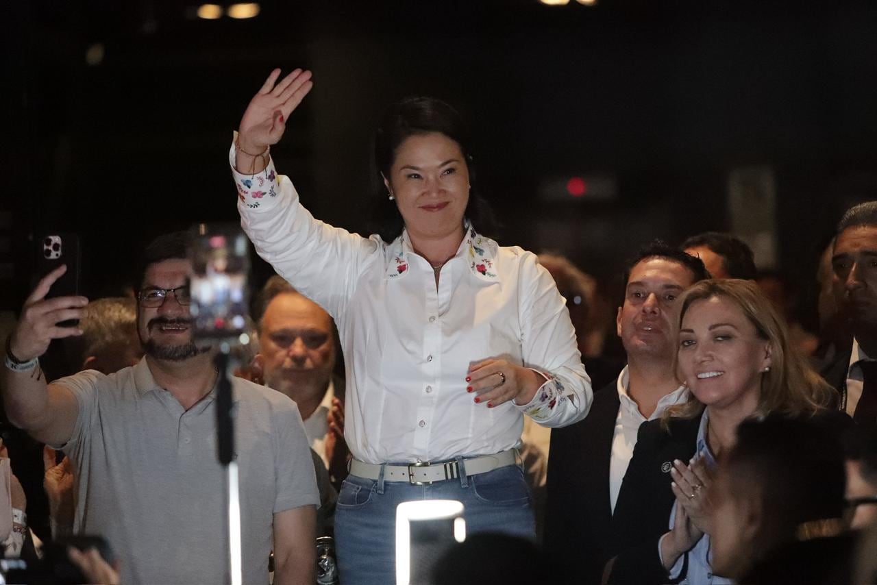 La candidata de Fuerza Popular afirmó que existe un empate técnico con Roberto Sánchez y señaló que respetará los resultados oficiales de la ONPE cuando concluya el escrutinio. (Fotos: Julio Reaño/GEC)