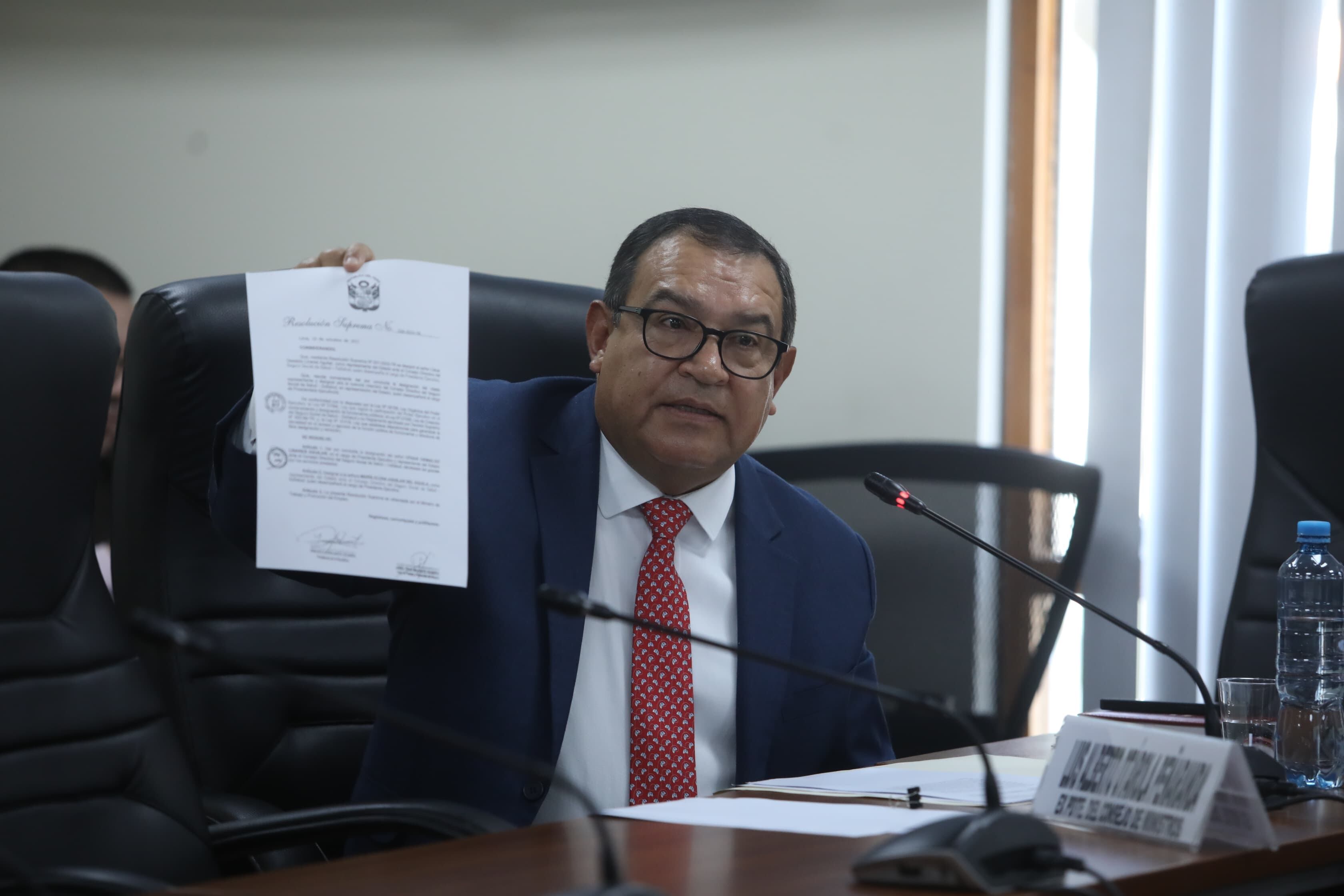 El expremier Alberto Otárola arremetió contra el presidente del Consejo de Ministros, Gustavo Adrianzén, a quien calificó como “vocero del crimen organizado” por replicar denuncias de Zamir Villaverde. Pidió al Congreso una moción de censura y denunció persecución política en su contra. (Foto: GEC)