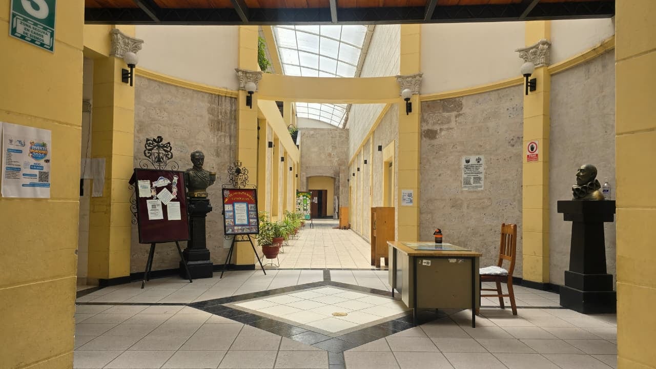 Biblioteca Municipal en la calle Álvarez Thomas, en Cercado de Arequipa. (Foto: Yunsu Pariapaza/@photo.gec)