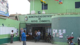 Vigilantes exigen pagos atrasados en municipalidad de Nuevo Chimbote