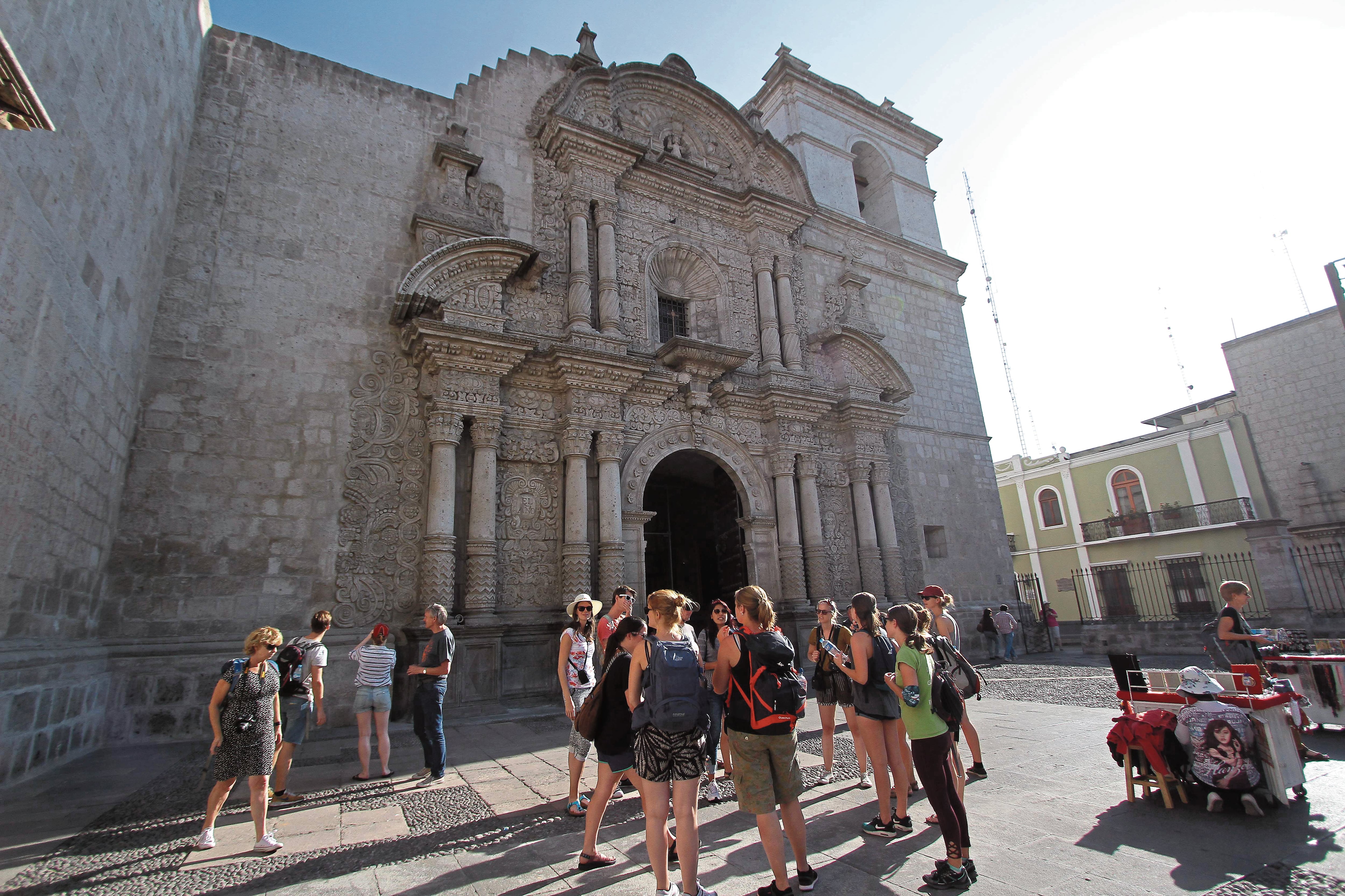 Extranjeros no están del todo seguros en el Centro Histórico de la Ciudad Blanca. (Foto: GEC)