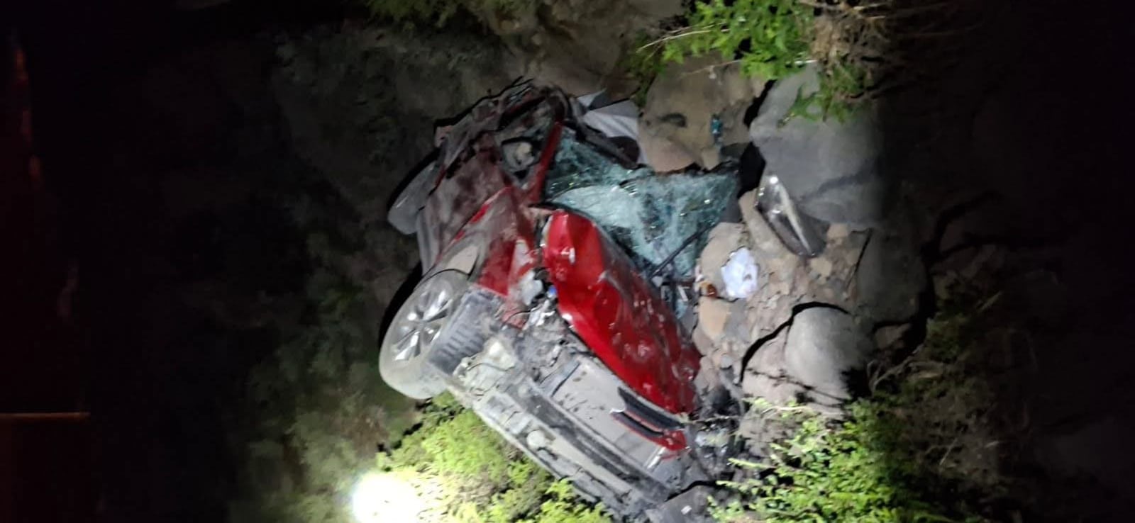 Madre e hijo mueren tras despiste de camioneta en la vía Arequipa–Puno