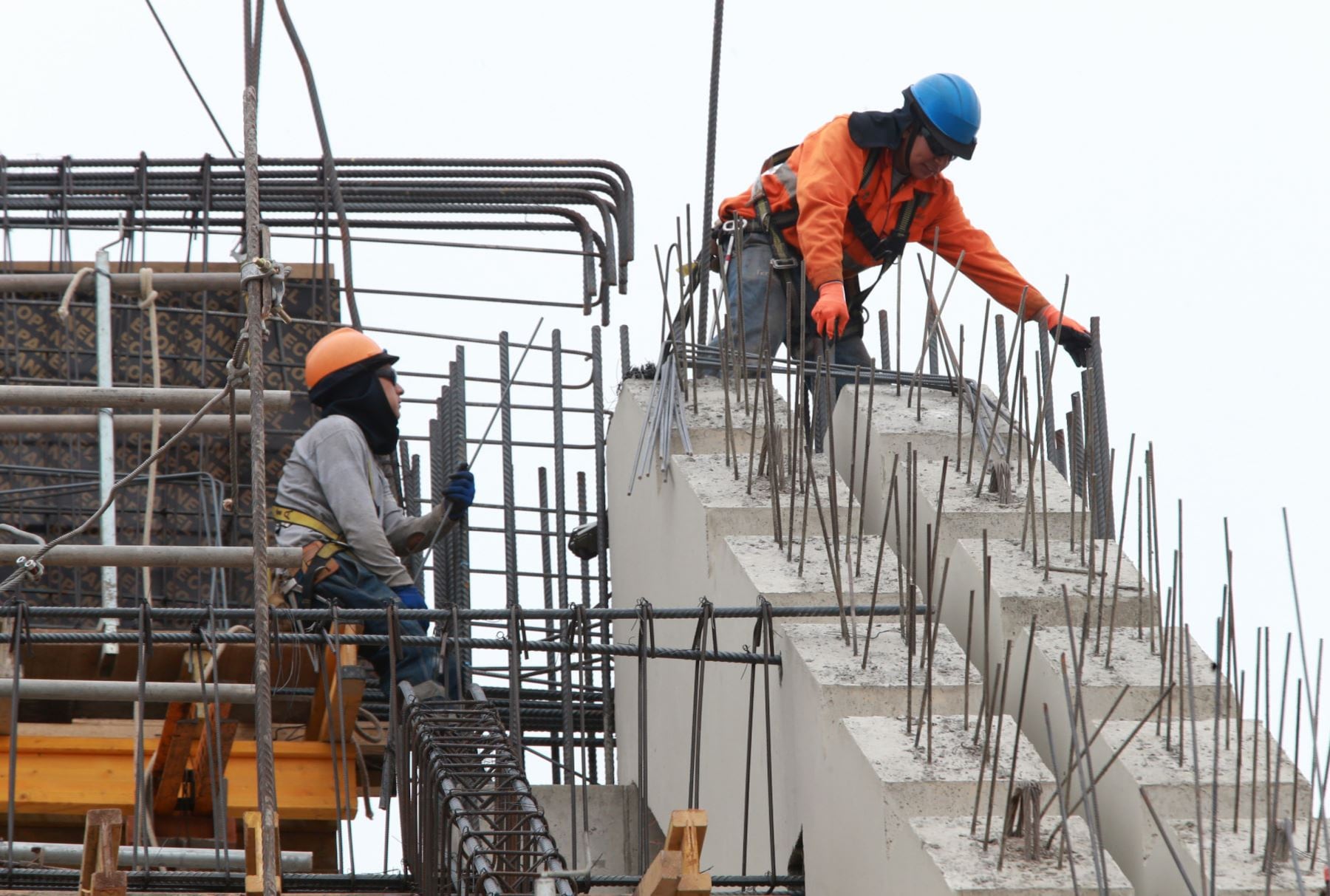Sector construcción dio un impulso a la actividad económica en enero, según estima el Banco Central de Reserva. (Foto: Andina)