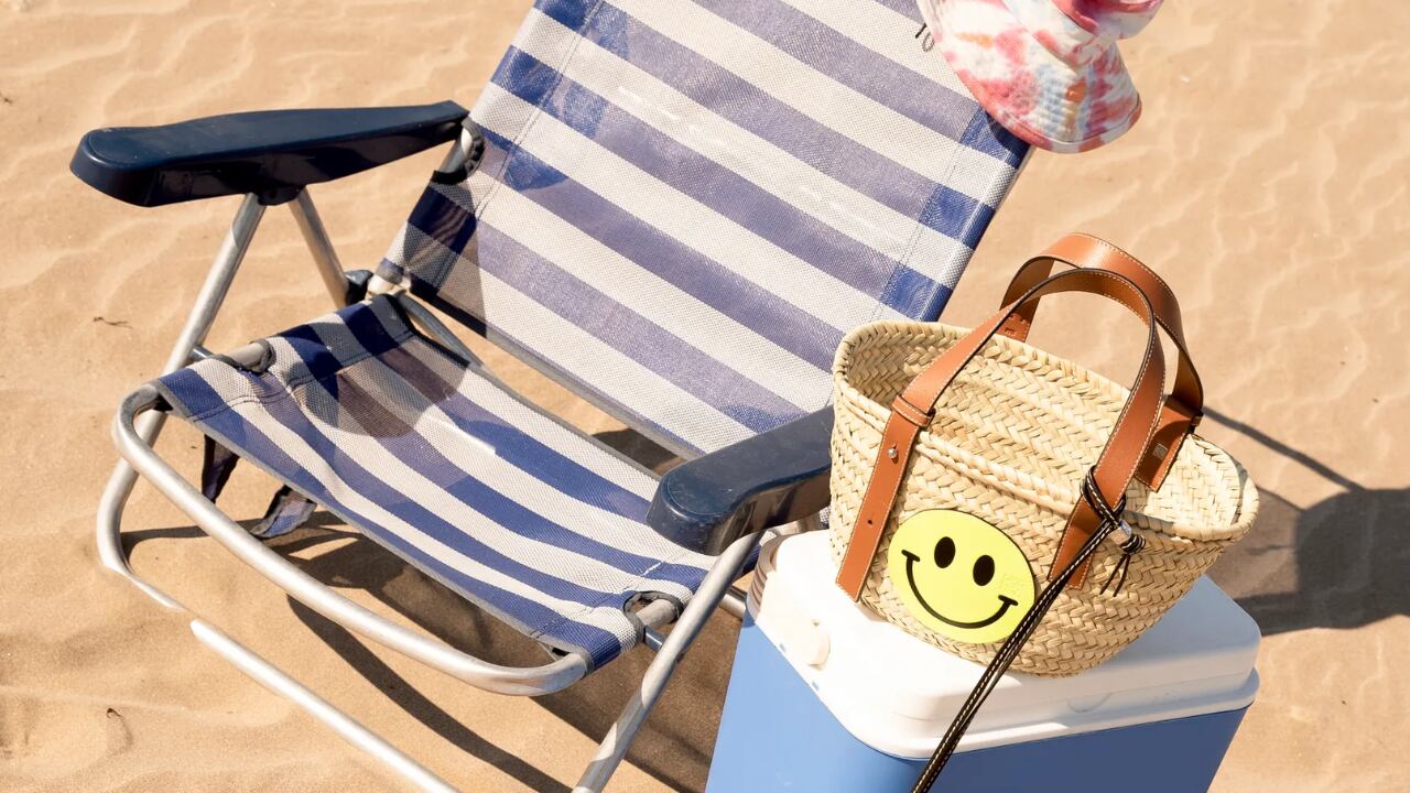 Prepárate para la temporada de sol con los productos imprescindibles que mantendrán tu piel protegida, hidratada y tu belleza intacta durante todo el verano.