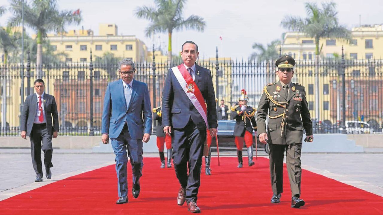 Las autoridades políticas, representantes de la sociedad civil y de gremios en la región La Libertad coincidieron en sostener que el tema no pasaba por aprobar la vacancia de Dina Boluarte y poner a otro presidente, sino cambiar el modelo de gobernar para alcanzar estabilidad y frenar la ola criminal en el país.