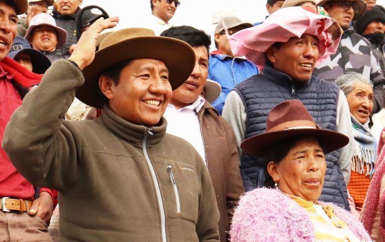 Alcalde de Lampa sonríe pese a que su gobierno no logra mayores avances. Foto/Difusión.