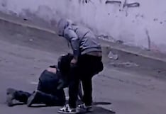 San Juan de Miraflores: Hombre propina brutal patada a transeúnte para robarle sus pertenencias