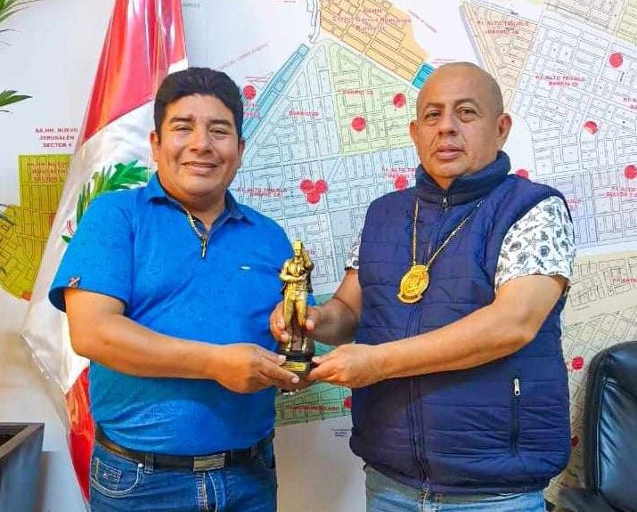 La autoridad edil del distrito El Porvenir reafirmó su determinación de no doblegarse ante las amenazas y presiones de las bandas criminales que tienen en constante zozobra a los vecinos, transportistas, empresarios del calzado y comerciantes locales.