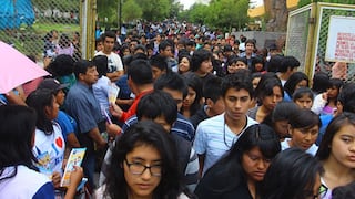 Postulantes rinden examen en la Universidad Nacional de San Agustín