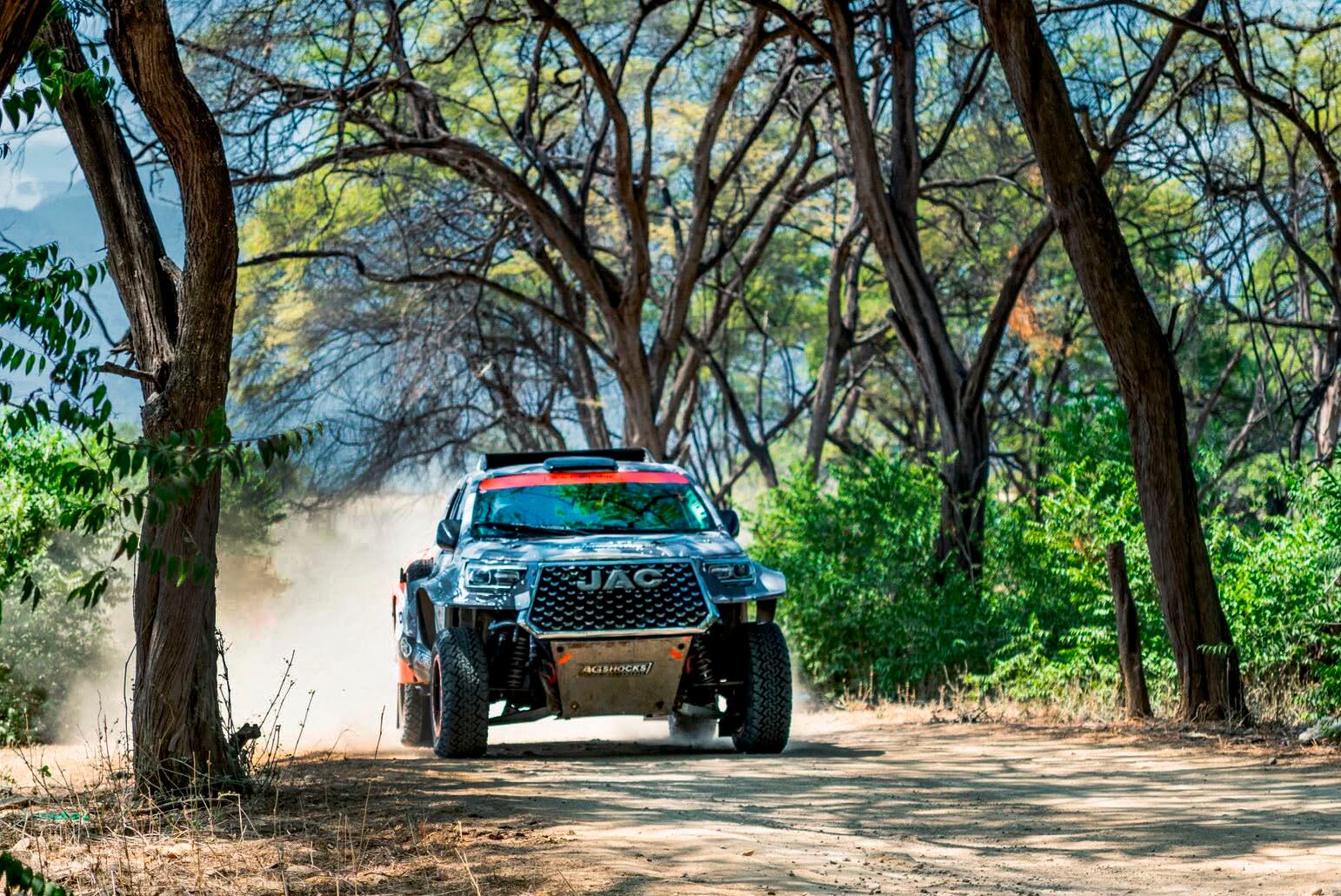 Los algarrobos piuranos, fueron mostrados al mundo en el Rally Mobil Piura 2026.