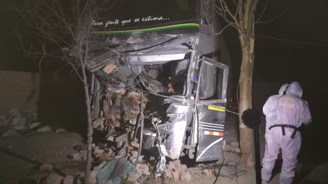 Ica: Choque entre un bus y una camioneta dejó dos muertos en Nasca