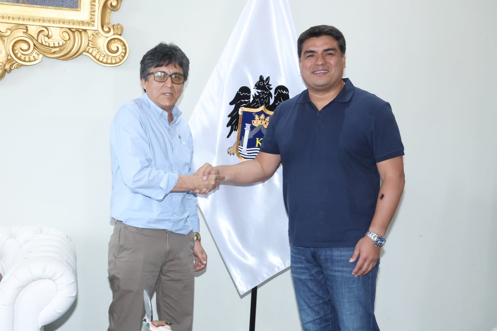 El alcalde Mario Reyna lo exhortó a trabajar con eficiencia y eficacia.