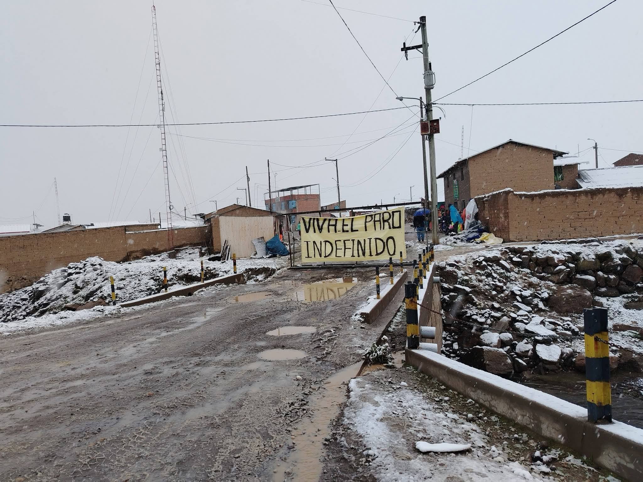 Protesta en Tolconi por vías en mal estado. Foto: Orcopampa al Día.