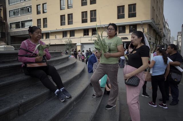 La celebración se inició con la Bendición de Ramos en la Plaza de Armas. (Foto: Anthony Niño de Guzmán/ @photo.gec)