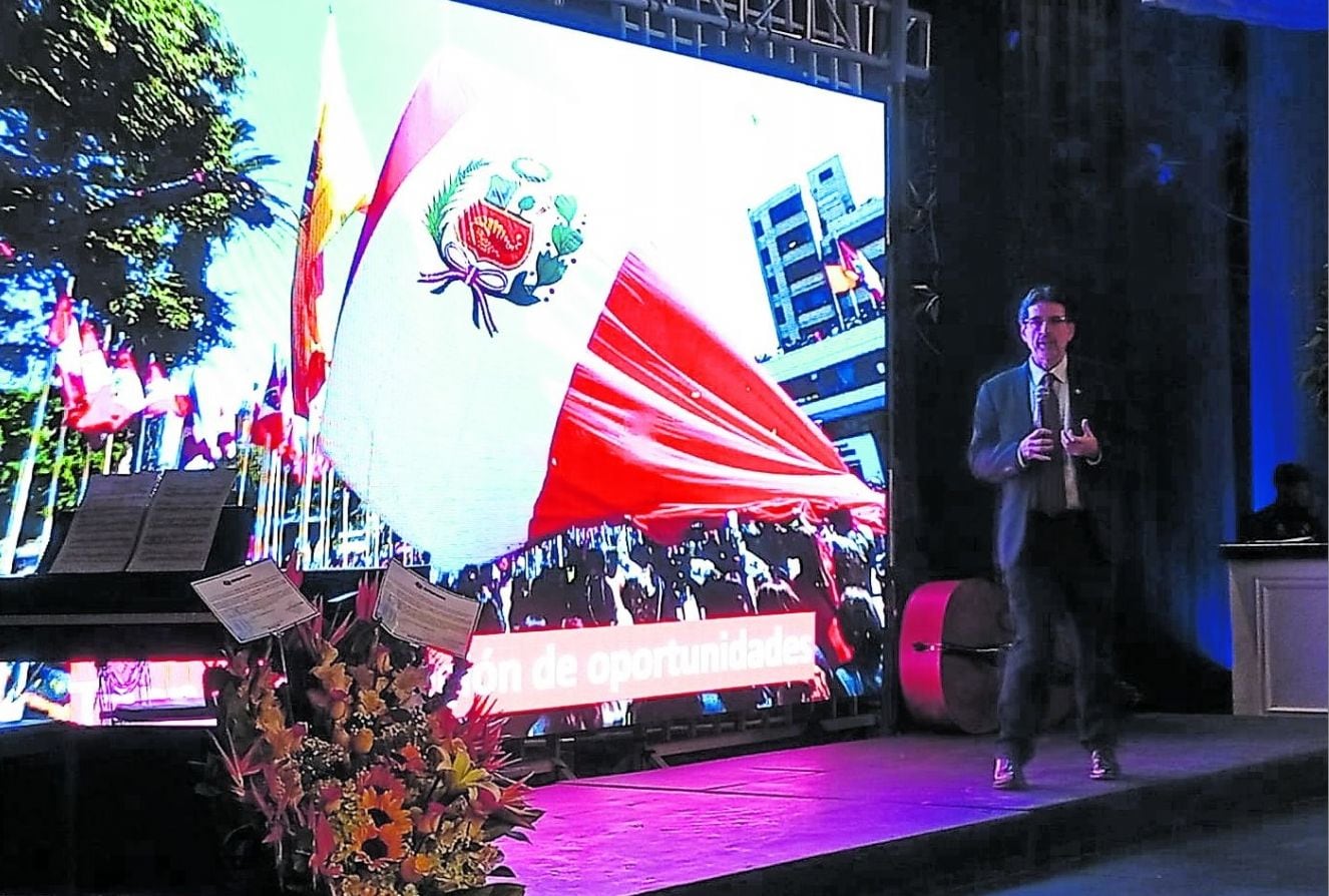Jorge Zapata Ríos tuvo a su cargo conferencia en el 142º aniversario de la Cámara de Comercio de Tacna. (Foto: Adrian Apaza)