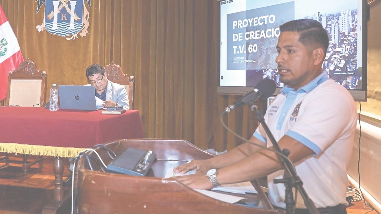 Carlos Sánchez Caipo emitió dos resoluciones de alcaldía con su rúbrica y sello en el que figuraba como la máxima autoridad edil de la comuna. Ocurrió mientras el burgomaestre Mario Reyna se encontraba de licencia en Estados Unidos. Experto dijo que eso configuraría usurpación de funciones y podrían cesarlo.