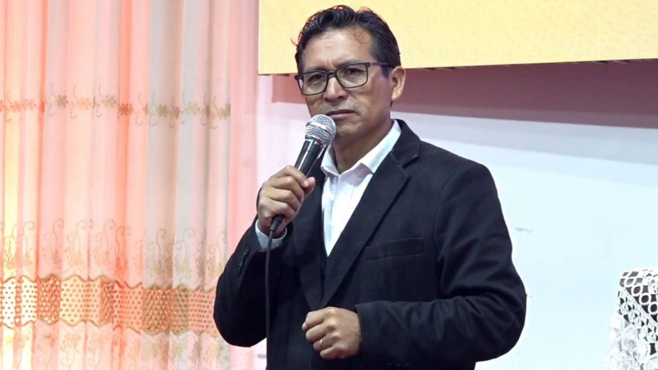 Oswaldo Alva fue raptado en la puerta de su casa ubicada en el distrito de Huamachuco. Su hermano espiritual, Hilmer Manzanedo, quien recién había llegado de Lima, lucha por su vida en Hospital Belén de Trujillo. No se descarta que ataque haya sido ejecutado por “Los Pulpos” debido a sus nexos con minería ilegal.